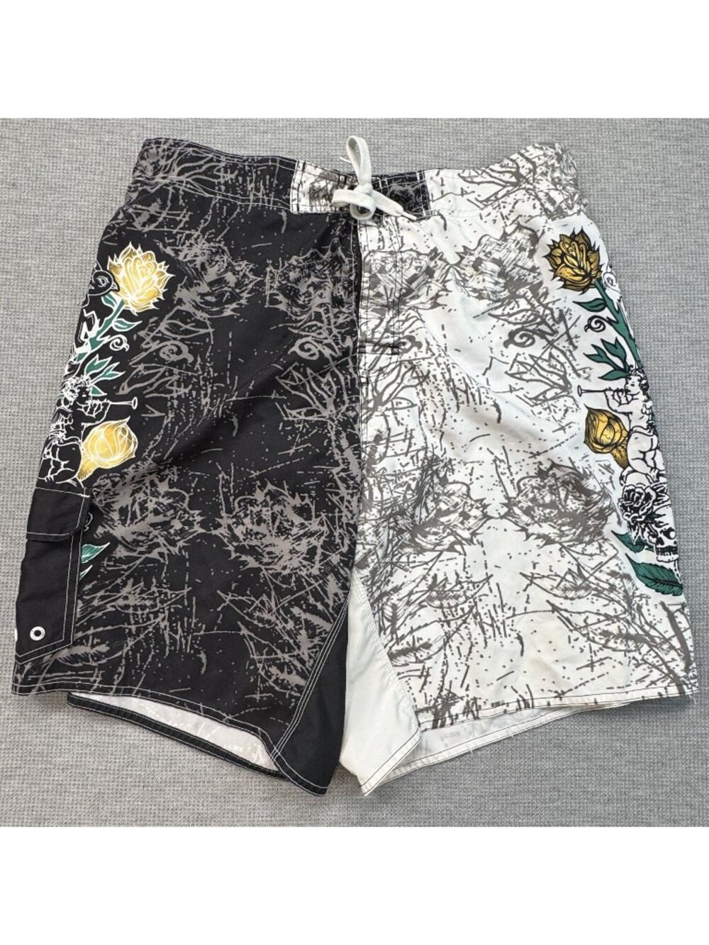 Joe Boxer Board Shorts Mens Sz L/G Graphic Swim Trunks Black White Honor Tattoo